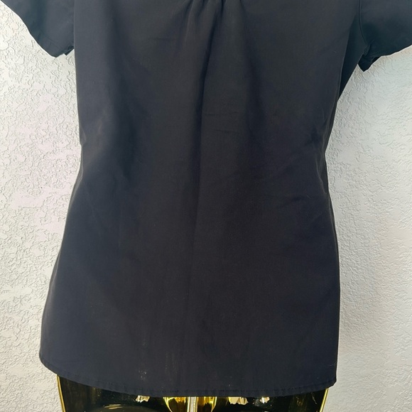 Greys Anatomy Black Scrub by Barco Size Small 2 pockets plus a pen pocket vneck - Picture 7 of 16